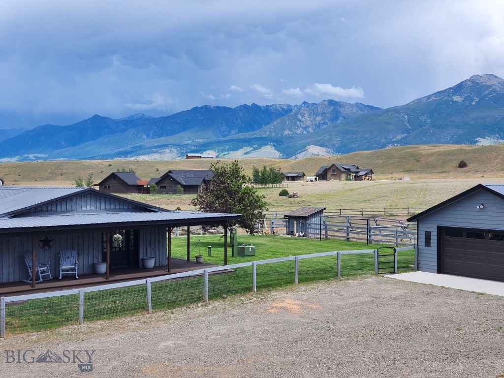 56 Yellowstone Trail Property Photo 1