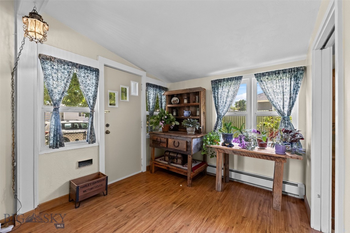 311 E Clark Street Property Photo 7