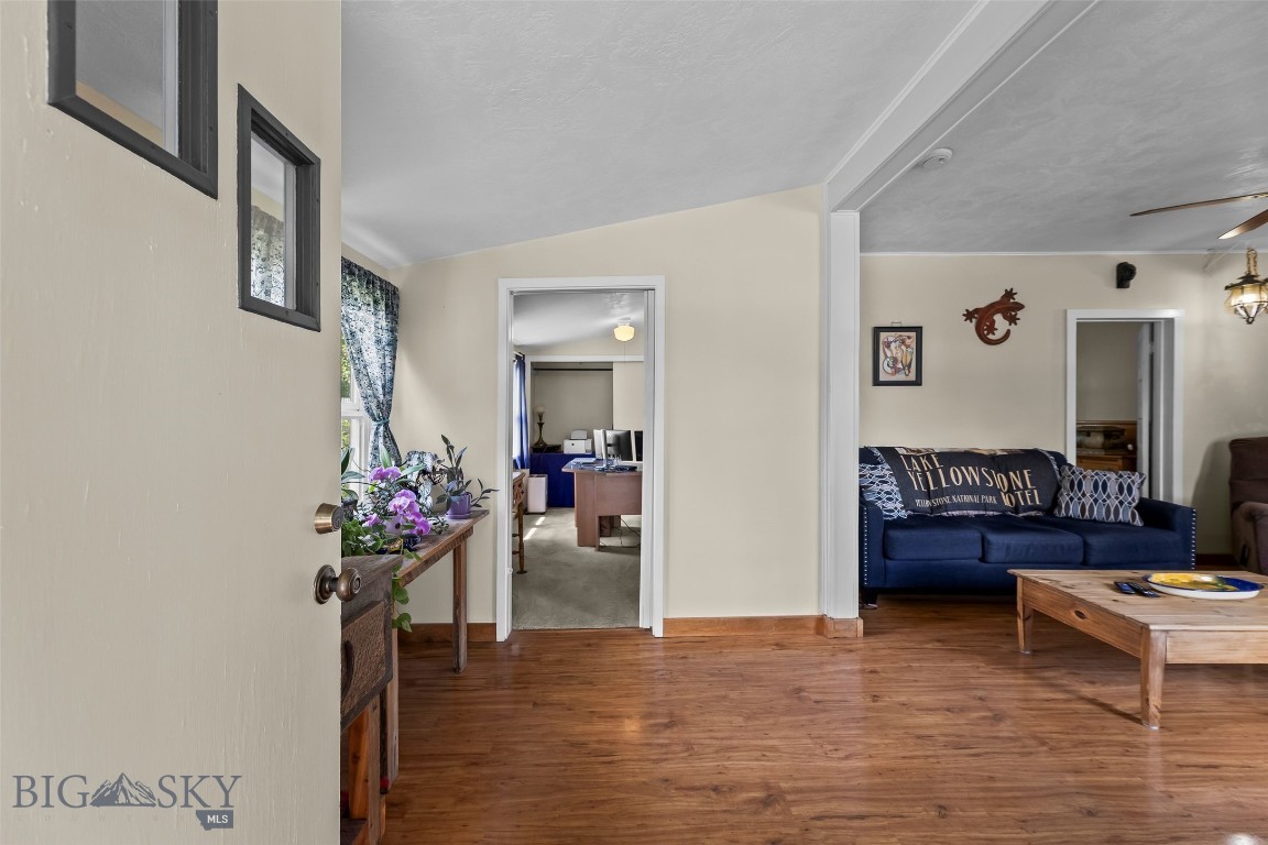 311 E Clark Street Property Photo 8
