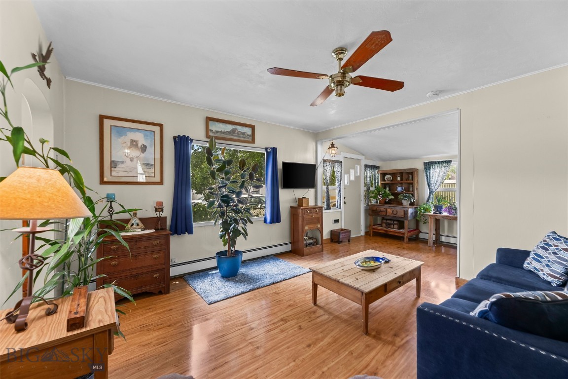 311 E Clark Street Property Photo 10