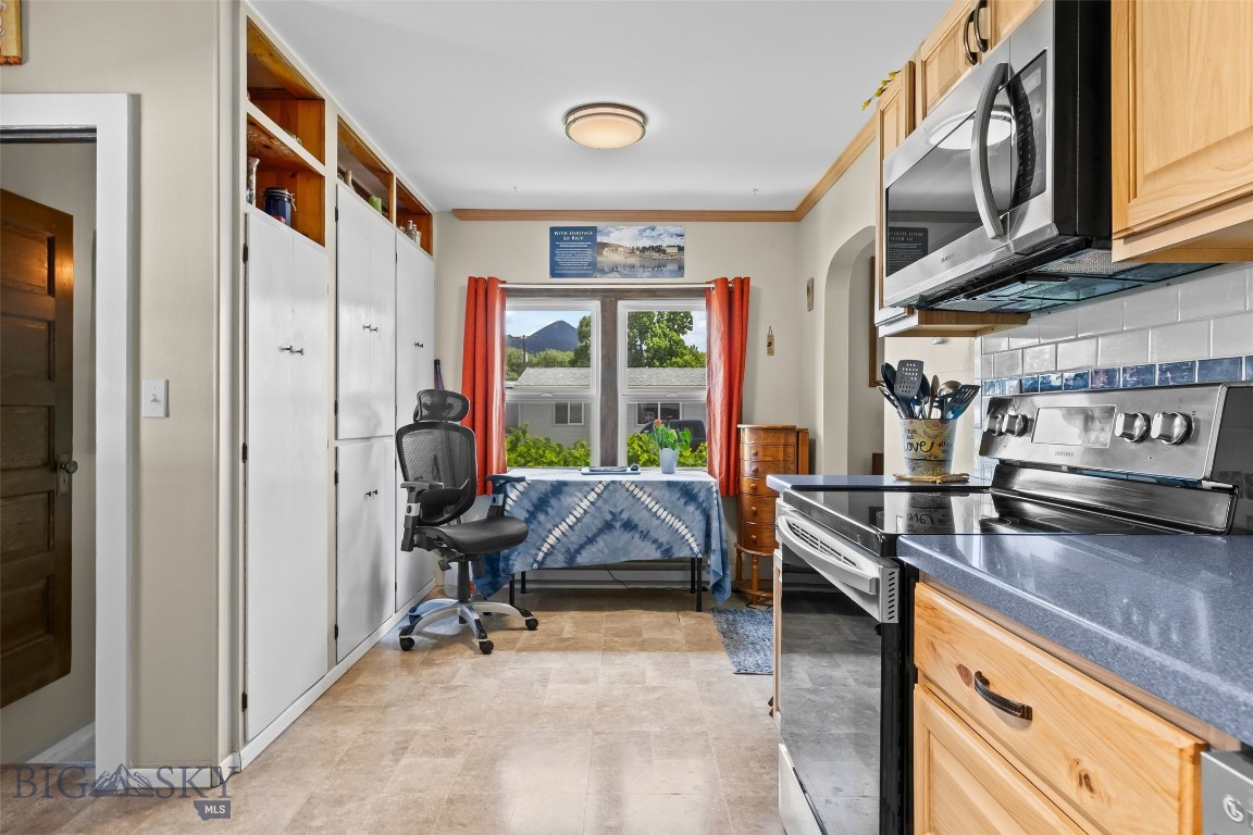 311 E Clark Street Property Photo 26
