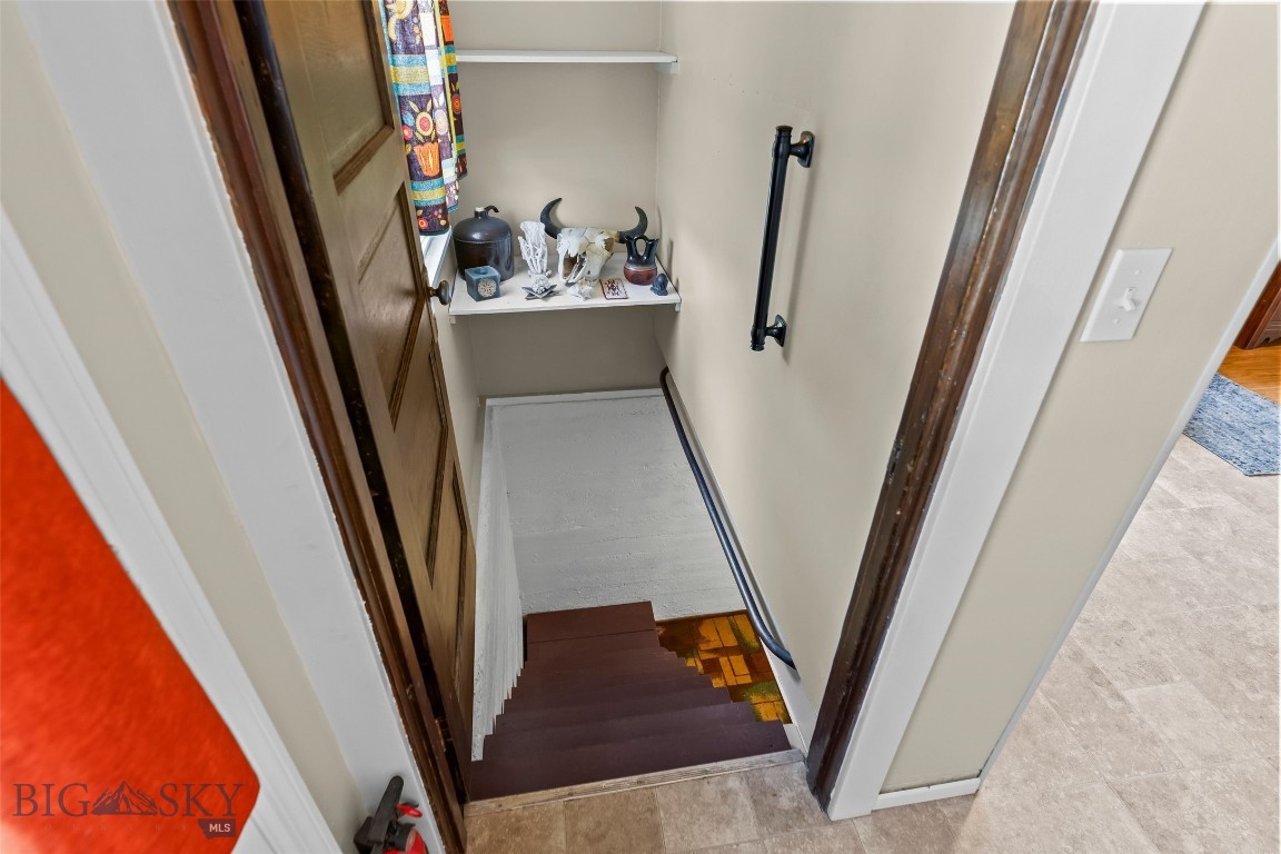 311 E Clark Street Property Photo 29