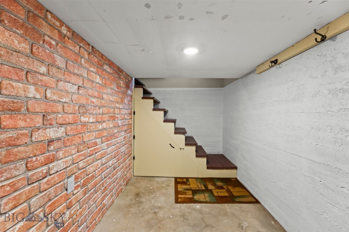 311 E Clark Street Property Photo 30