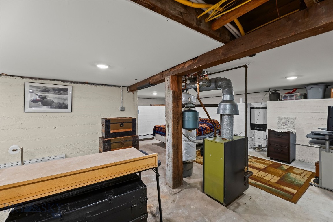 311 E Clark Street Property Photo 34