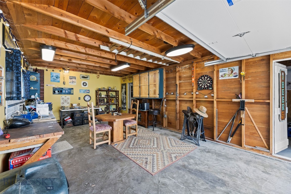 311 E Clark Street Property Photo 37