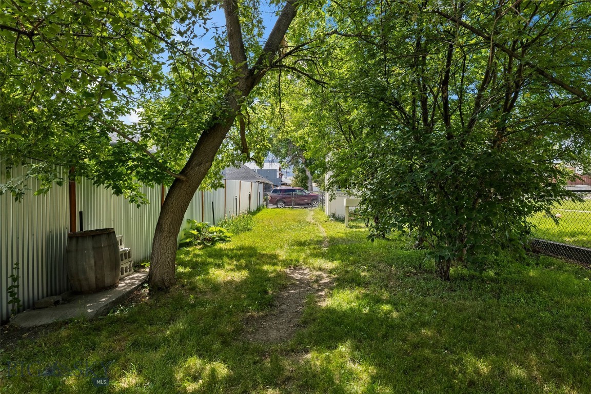 311 E Clark Street Property Photo 42