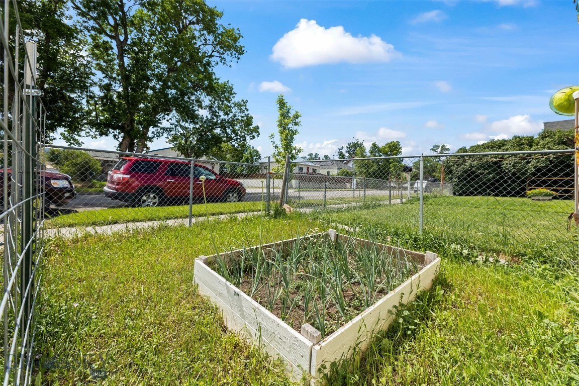 311 E Clark Street Property Photo 45