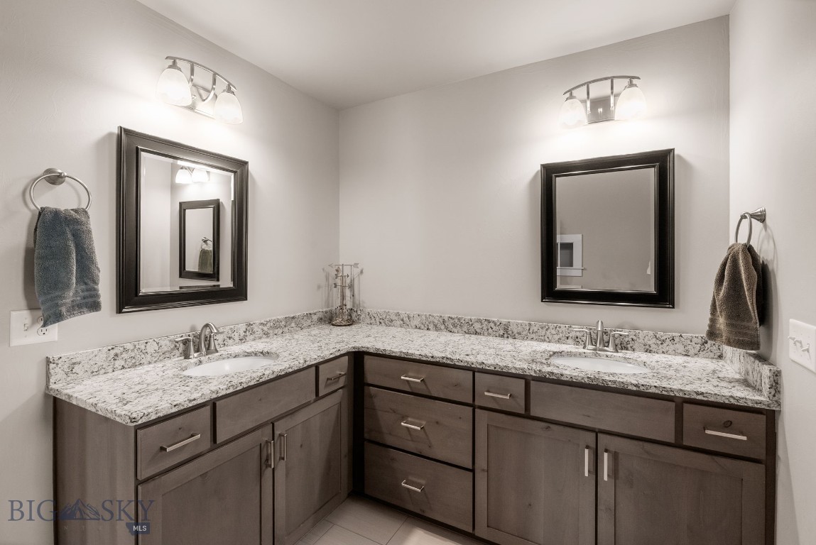 123 E Hyalite Peak Drive Property Photo 17