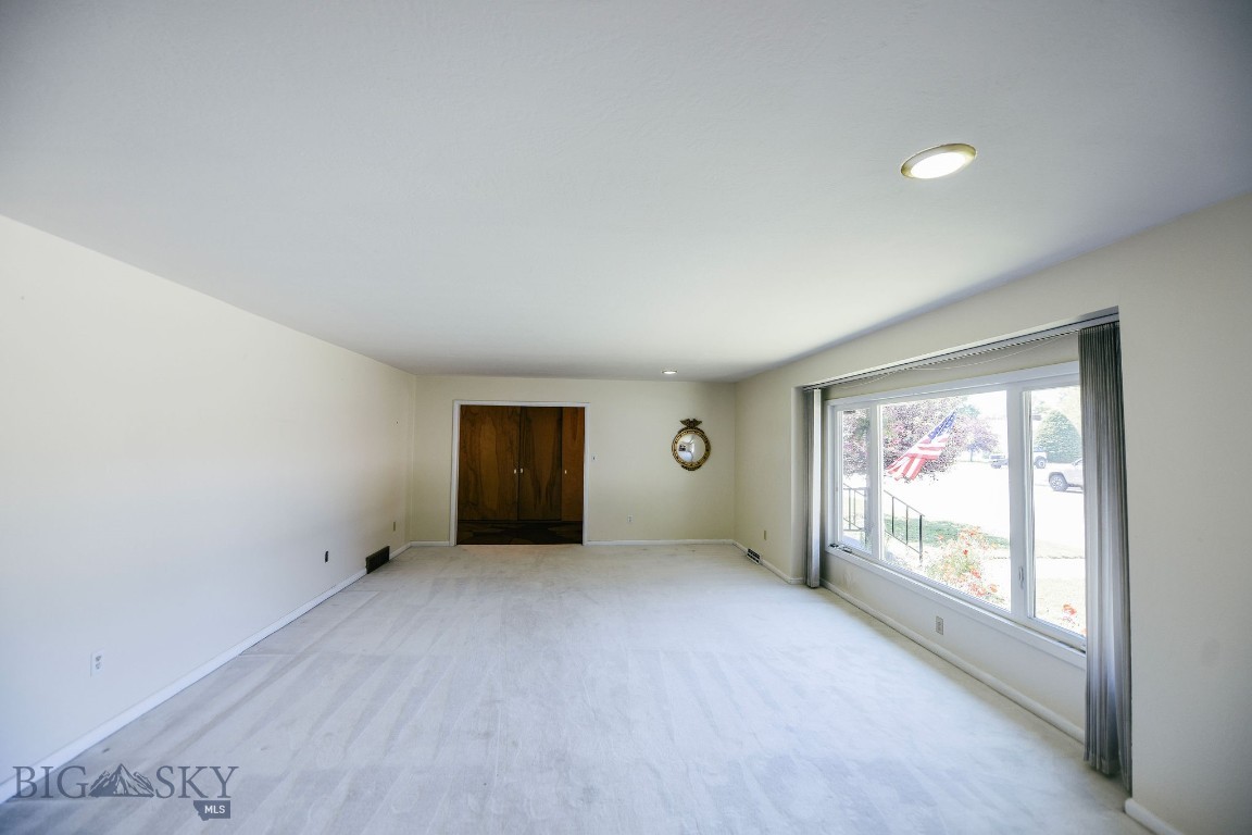 635 E Morse Street Property Photo 42