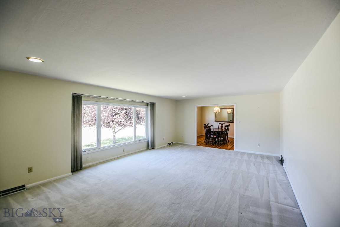 635 E Morse Street Property Photo 43