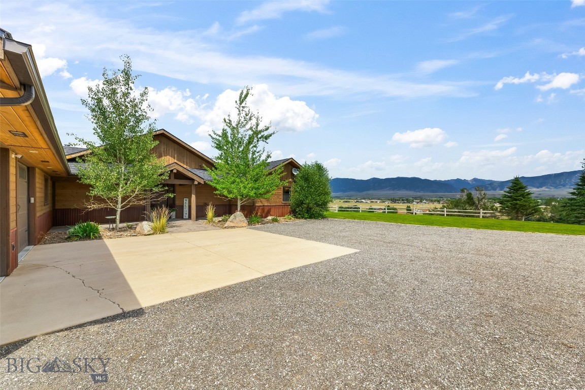 12 Indian Ridge Trail Property Photo 5