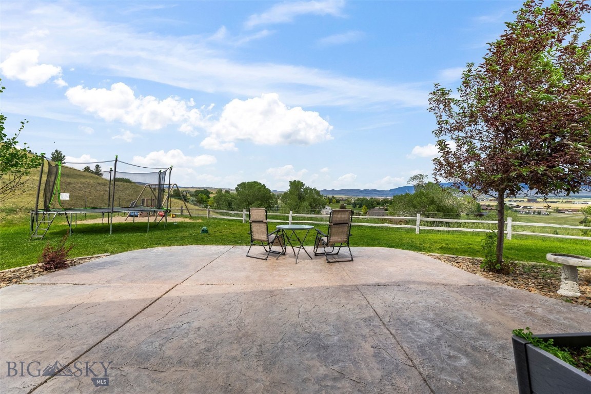 12 Indian Ridge Trail Property Photo 6