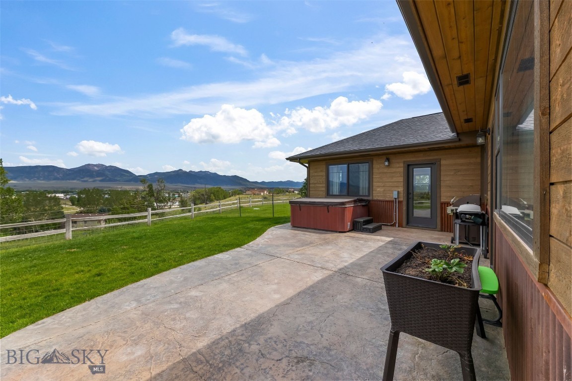 12 Indian Ridge Trail Property Photo 7