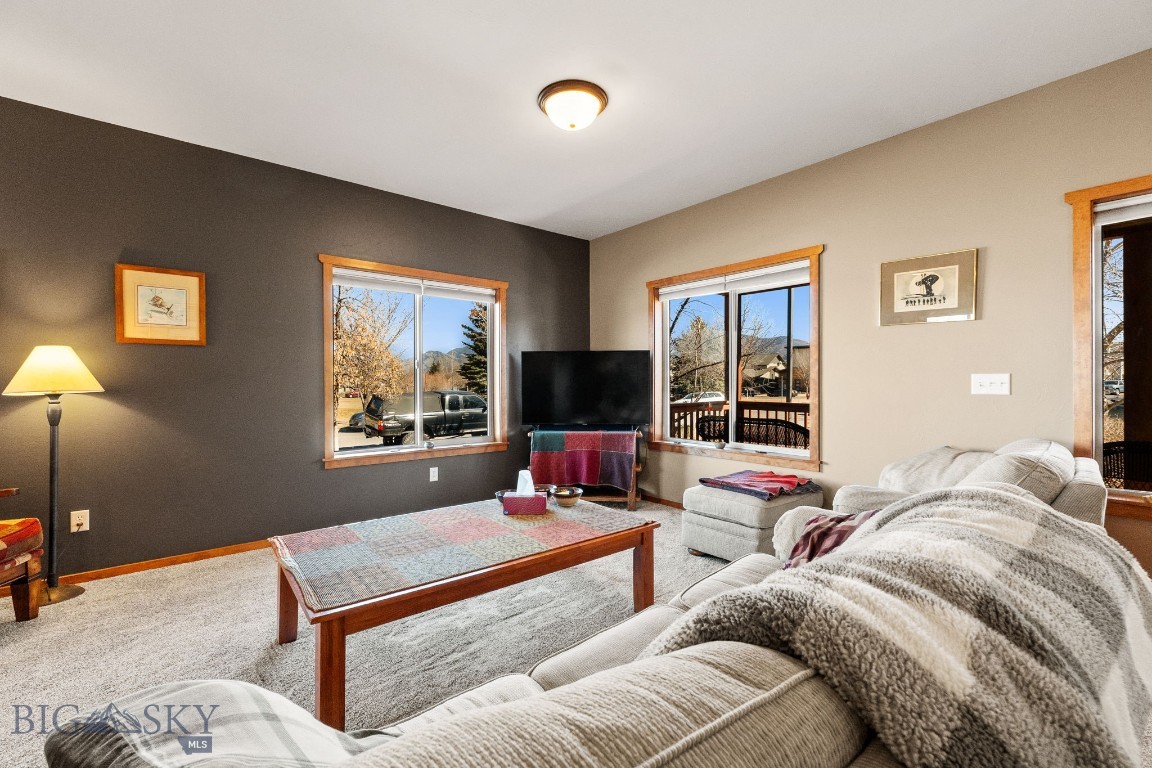 999 Jessie Way Property Photo 3