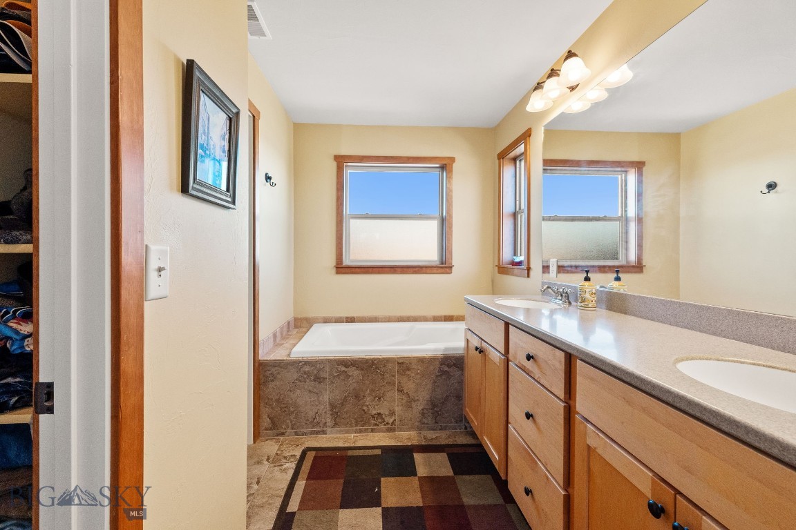 999 Jessie Way Property Photo 34
