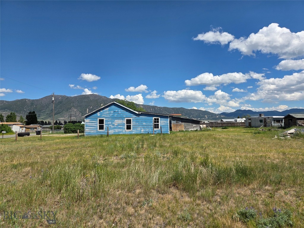 1440 Water Line Property Photo 2