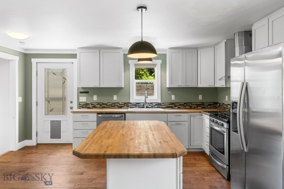 310 S 9th Street Property Photo 4