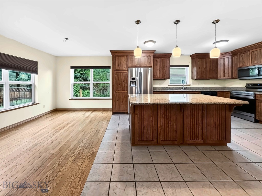 807 Spooner Road Property Photo 2