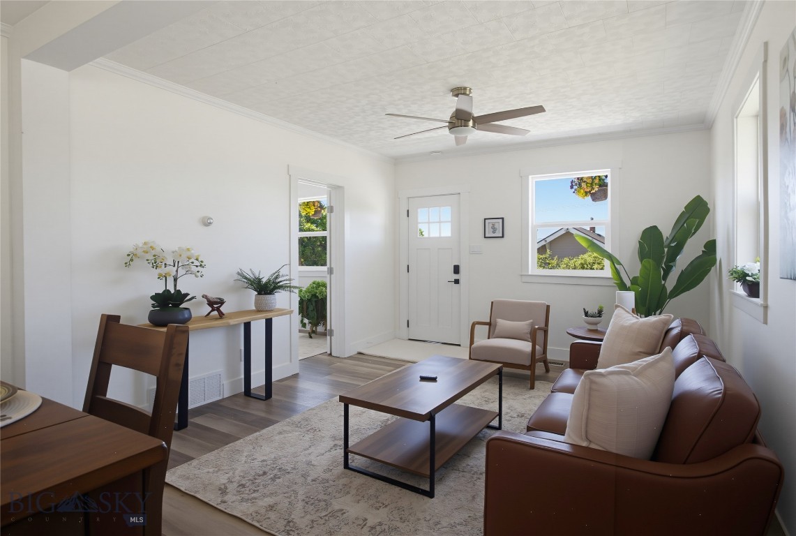 837 Zarelda Property Photo 1