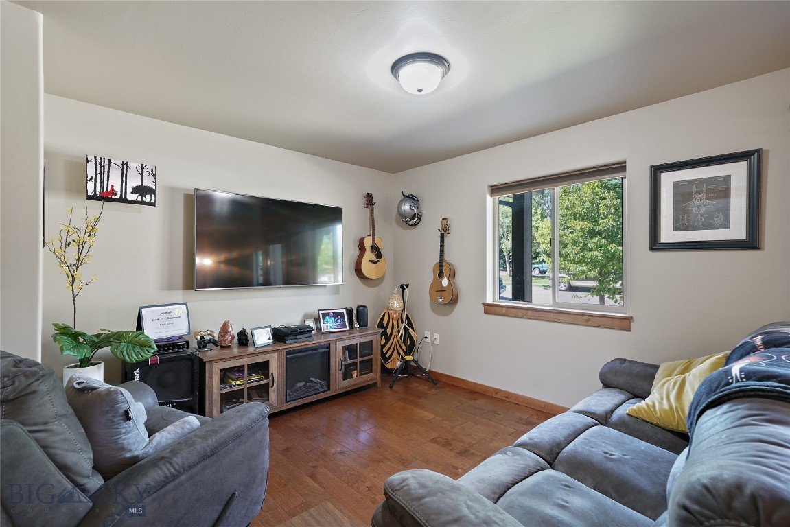 2935 Warbler Way B Property Photo 3