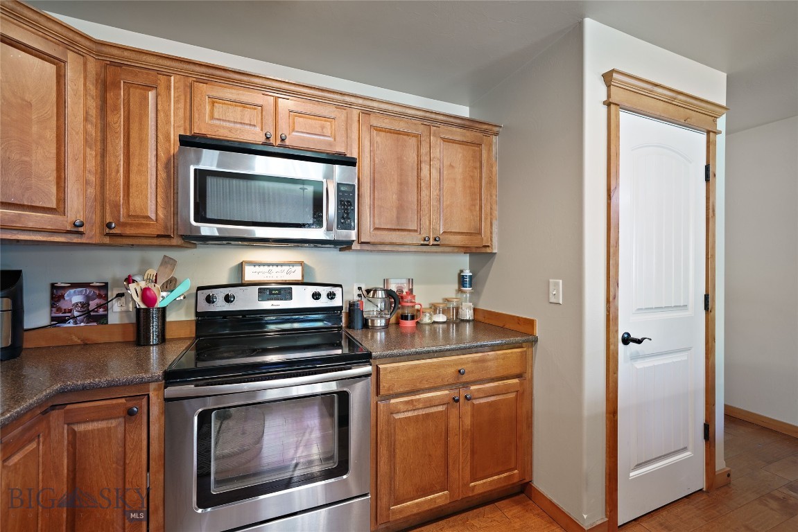 2935 Warbler Way B Property Photo 9
