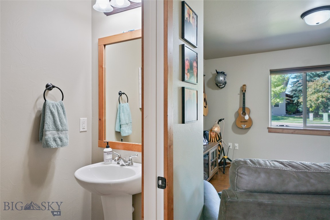 2935 Warbler Way B Property Photo 15