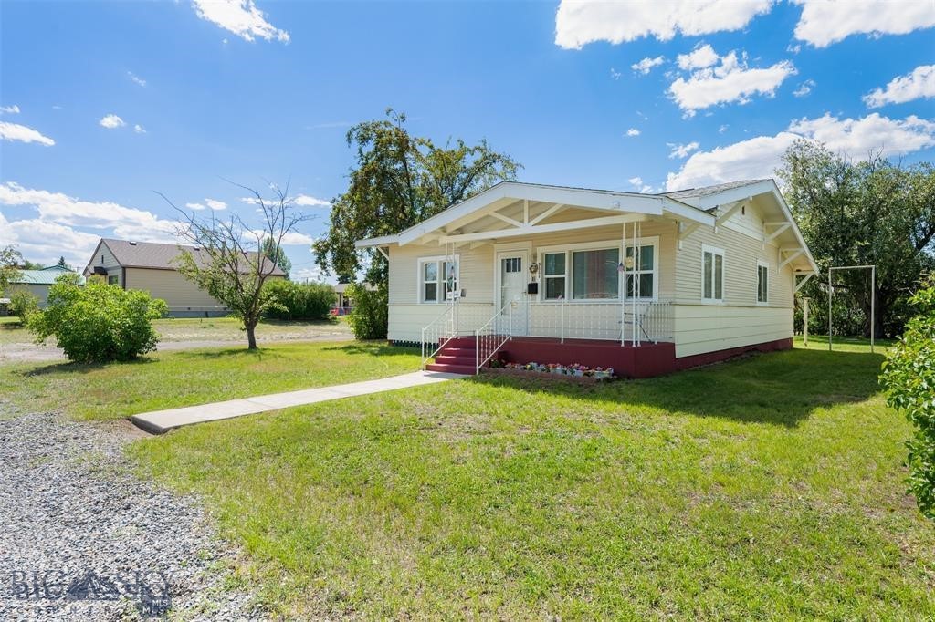 3111 Busch Street Property Photo 2