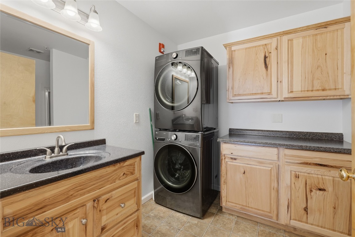 129 Village Drive 301a Property Photo 19