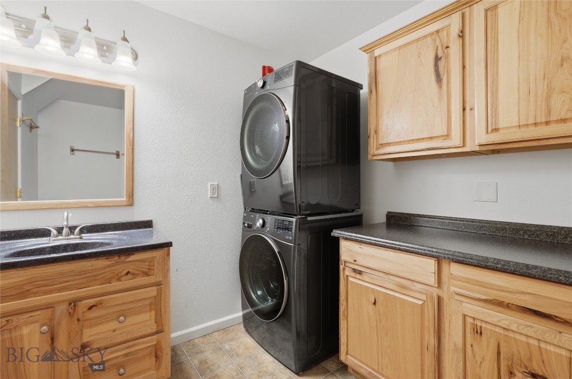 129 Village Drive 301a Property Photo 20