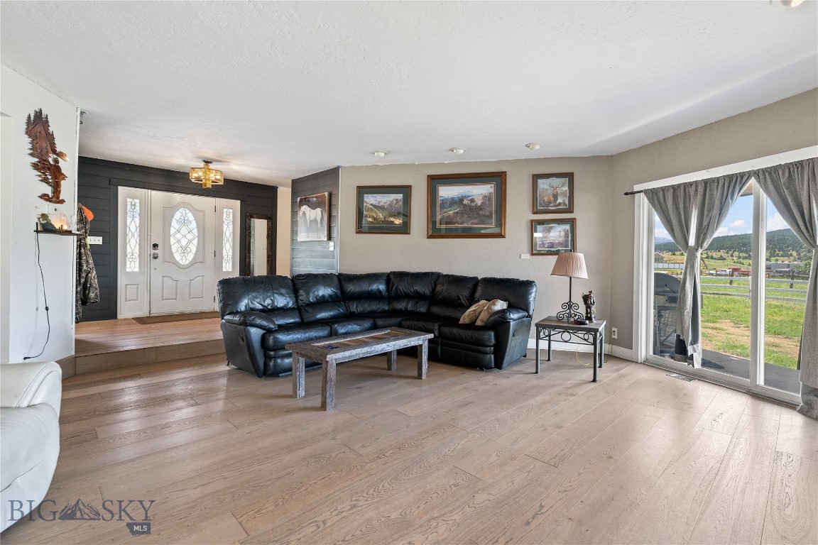 127 Low Street Property Photo 11