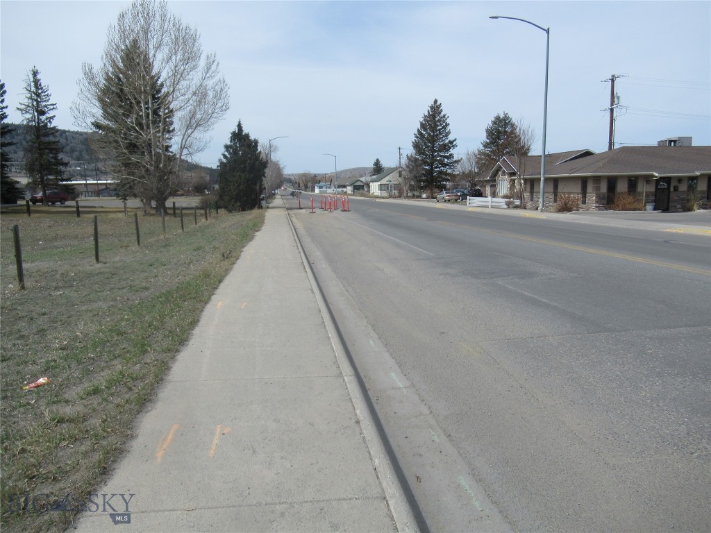 1830 Holmes Property Photo 5