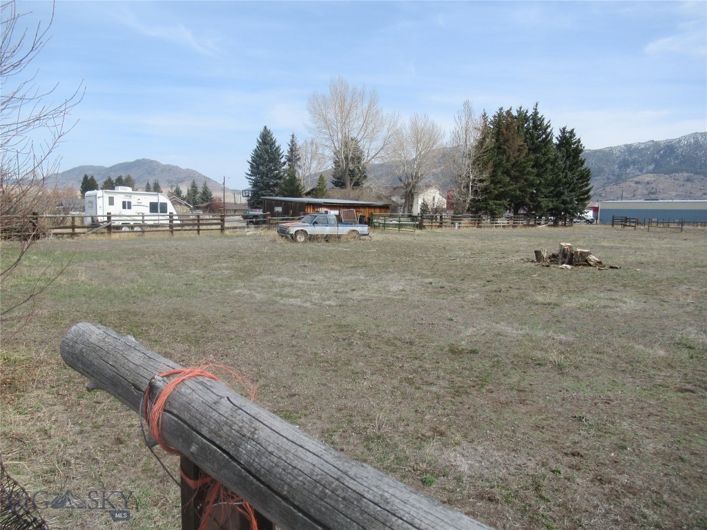 1830 Holmes Property Photo 21