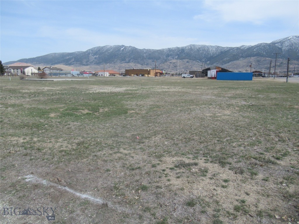 1839 Longfellow Property Photo 1