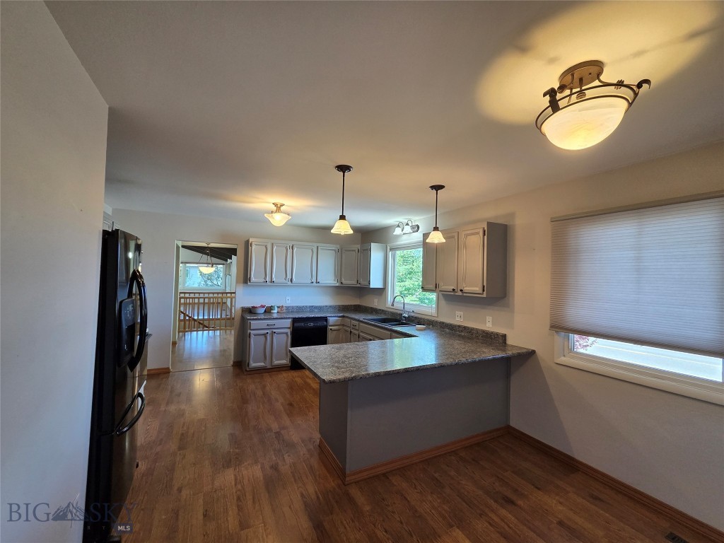 2310 Continental Drive Property Photo 8