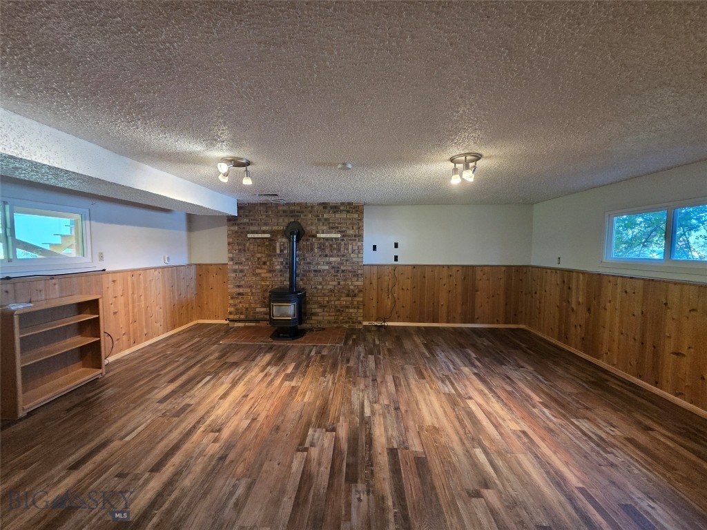 2310 Continental Drive Property Photo 15