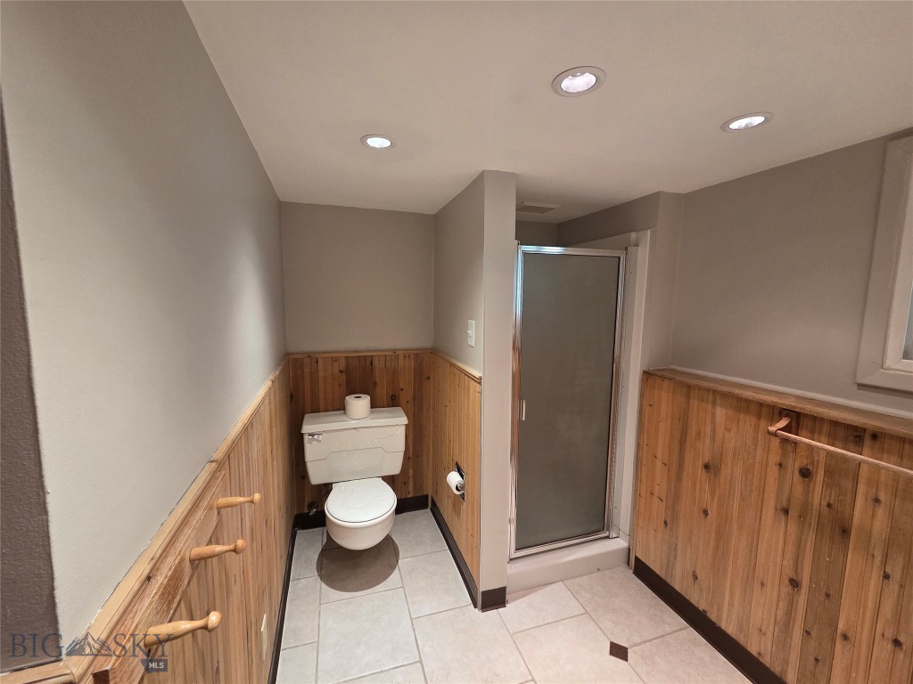 2310 Continental Drive Property Photo 21