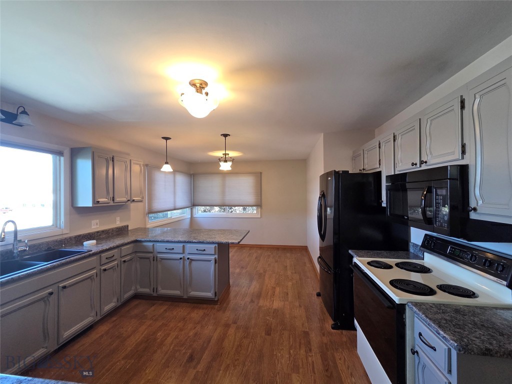 2310 Continental Drive Property Photo 37