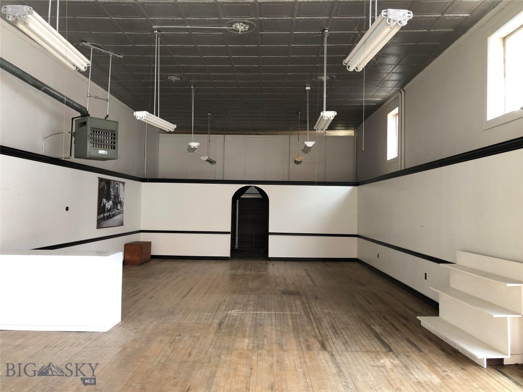 129 N Main Street N Property Photo 6
