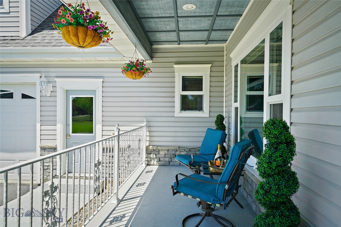 1343 Candlelight Drive Property Photo 4