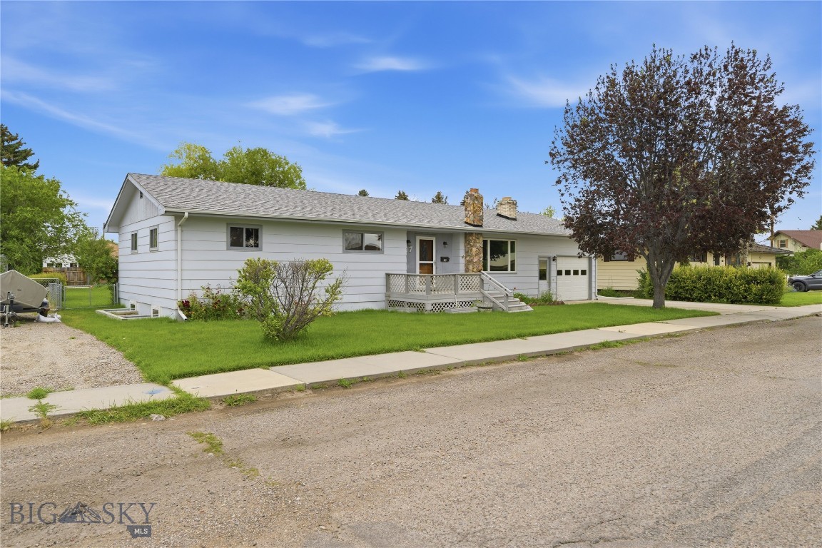 17 N Walnut Street Property Photo 1
