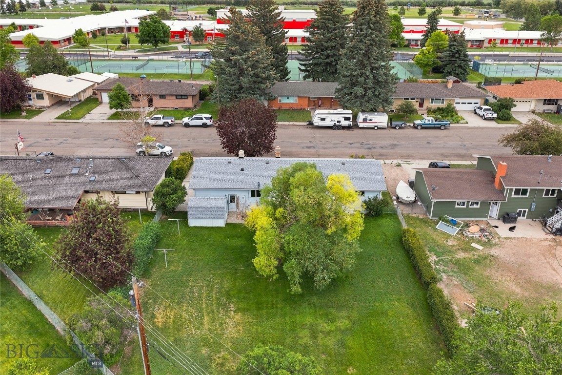 17 N Walnut Street Property Photo 3