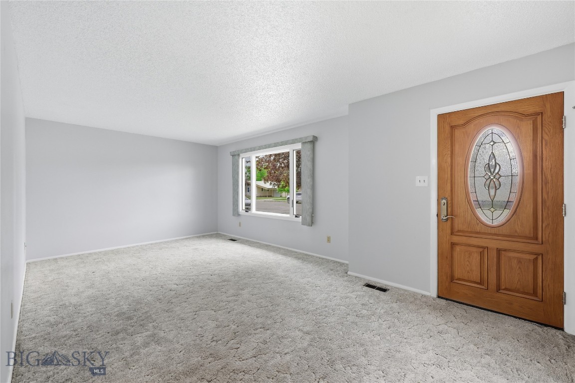 17 N Walnut Street Property Photo 4