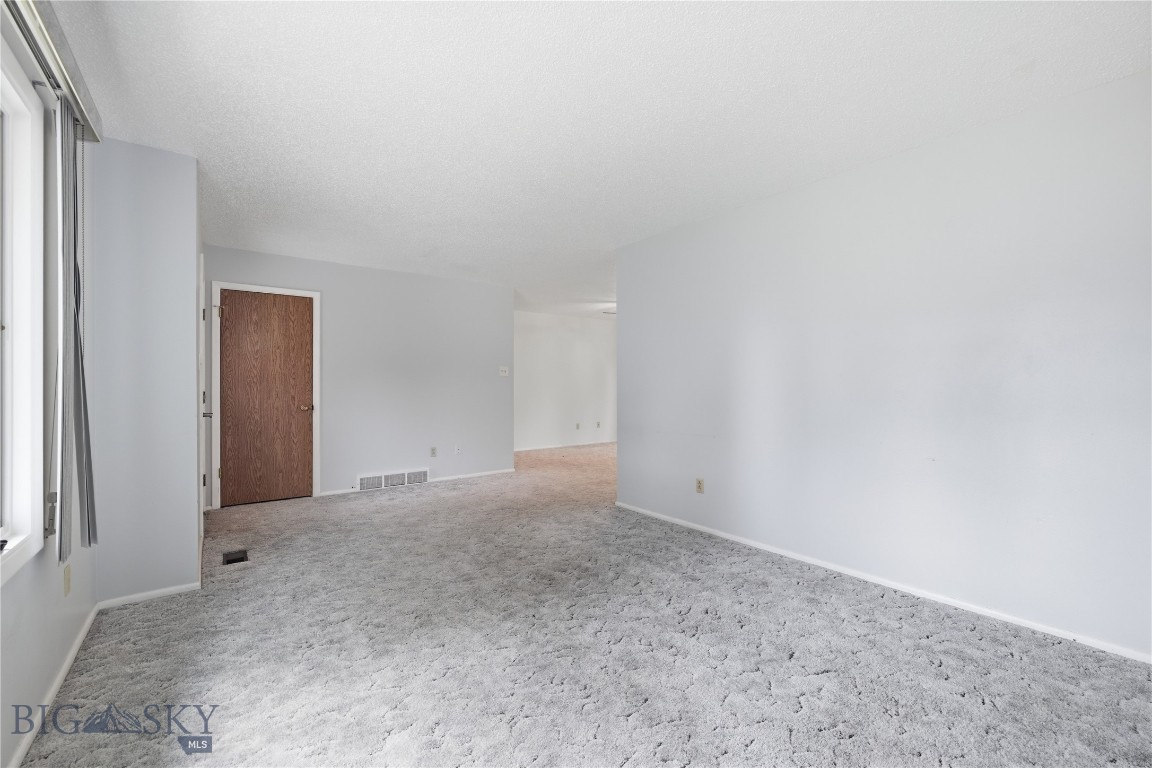 17 N Walnut Street Property Photo 13