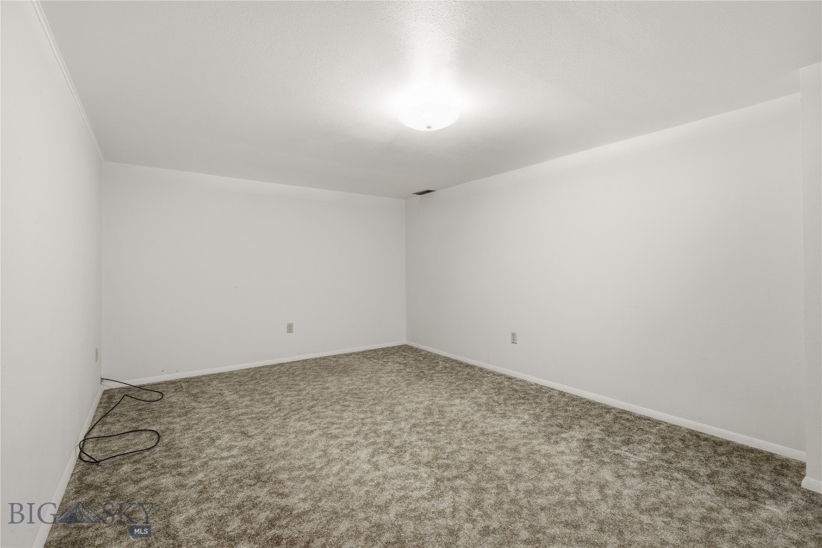 17 N Walnut Street Property Photo 33