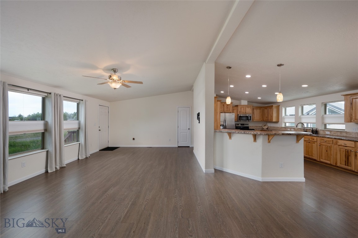 607 Meadow Circle Property Photo 3