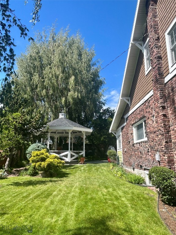 805 W Diamond Property Photo 5