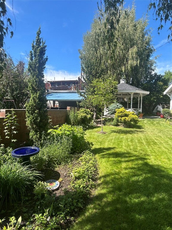 805 W Diamond Property Photo 8