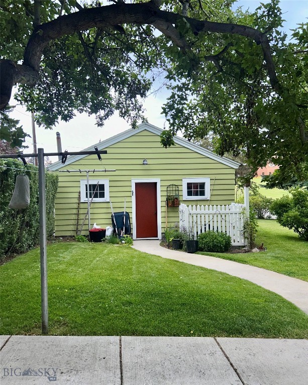 805 W Diamond Property Photo 11