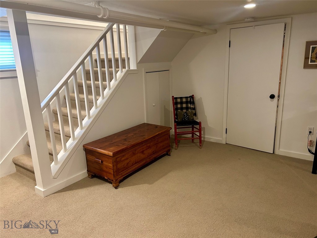 805 W Diamond Property Photo 61