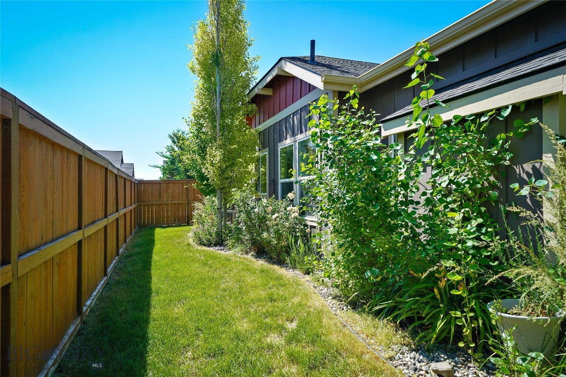 144 Valleyfire Lane Property Photo 3